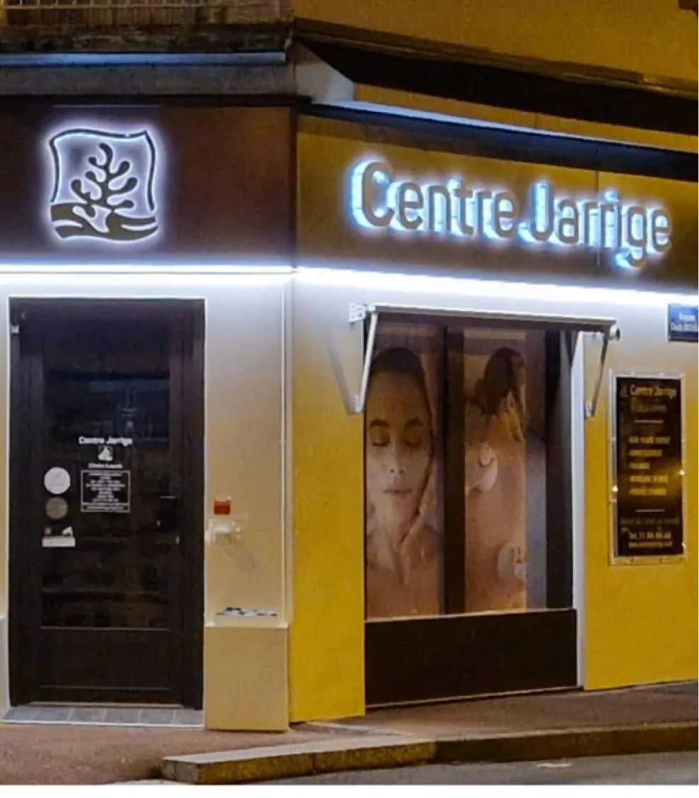 Vitrine du centre Jarrige